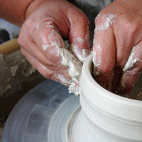 Dametaske i keramik